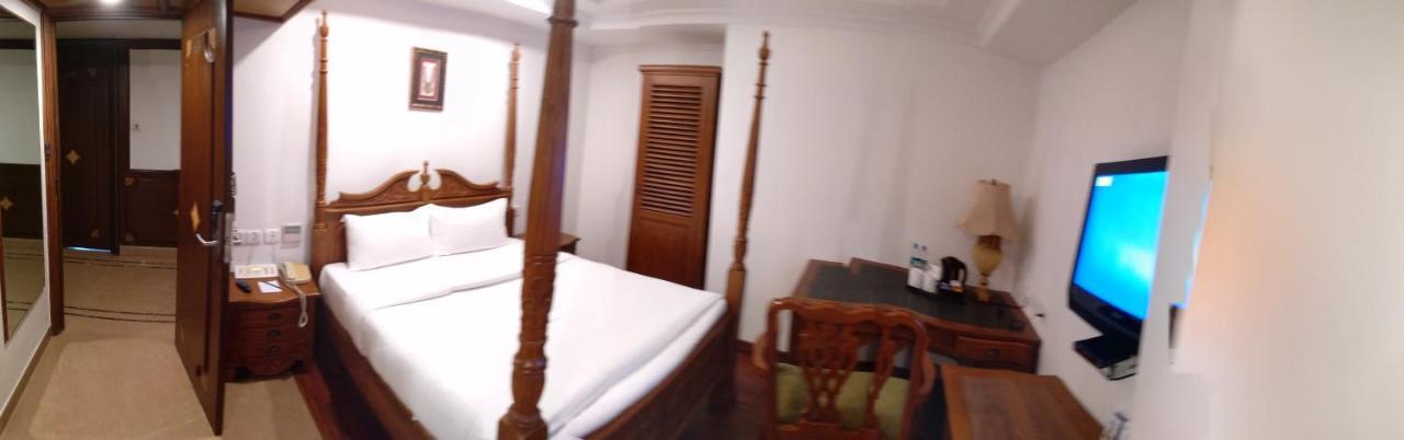 Shravanthi Sarovar Portico Bangalore Exterior photo