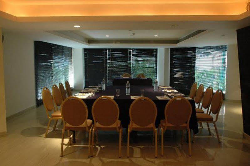 Shravanthi Sarovar Portico Bangalore Exterior photo